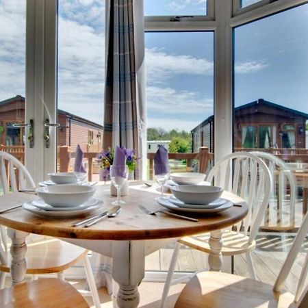 Stunning 3-Bed Hot Tub Lodge Northumberland Felton  Exterior photo