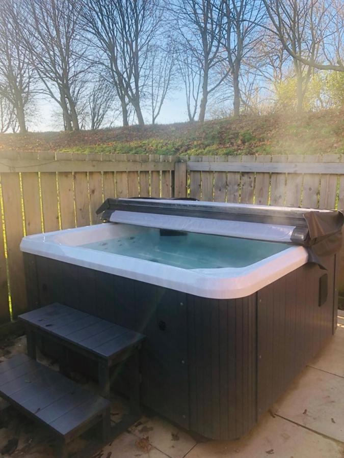 Stunning 3-Bed Hot Tub Lodge Northumberland Felton  Exterior photo